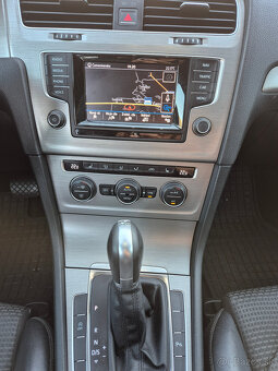 Volkswagen Golf Variant 1.6 TDI BlueMotion Highline DSG - 8