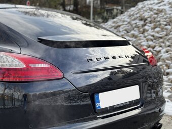 Oprava spojleru PORSCHE - 8