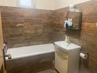 DOM V OČOVEJ, VÝBORNÁ POLOHA, SLNEČNÝ POZEMOK 912 m2 - 8