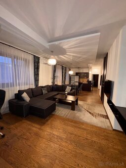 Michalovce Budova Námestie Osloboditeľov - 8