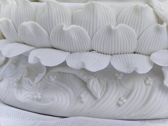 Buddha Guan yin čínskej bódhisattvy súcitu a milosrdenstva - 8