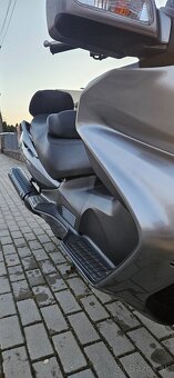 Suzuki Burgman 650 Executive - 8