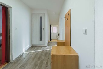 Zaujímavý rodinný dom v obci Mošovce - 8