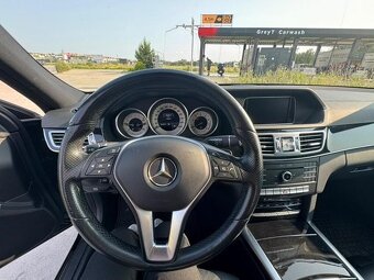 Mercedes Benz E400 AMG 4matic benzín - 8