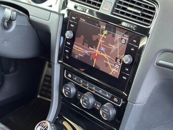 Volkswagen Golf GTI - 8