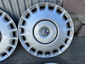 Predam original puklice: 16" FORD 30€ 15" HONDA 20€ 15" - 8