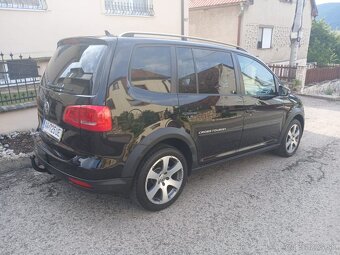 Volkswagen Touran 2.0 TDI CROSS 7-MIEST - 8