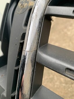 Maska 5 07-11 8T0 mrizka do nárazníku znak - 8