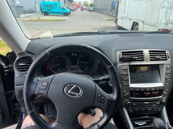 Predám Lexus IS 220d NEPOJAZDNE - 8