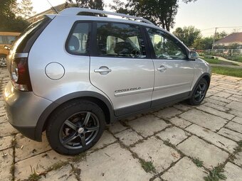 Volkswagen Polo CROSS 1.6 16V - 8