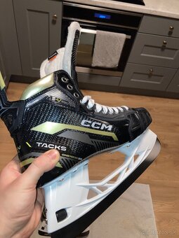Predam CCM asv pro hokejove korcule - 8