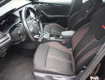 ŠKODA Octavia 4 RS iV Plug-in hybrid DSG1,4tsi 180kw - 8