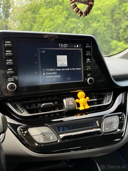 Toyota CHR 1.8 Hybrid 2021 rok - 8