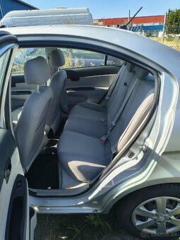 Hyundai Accent CRDI 16V - 8