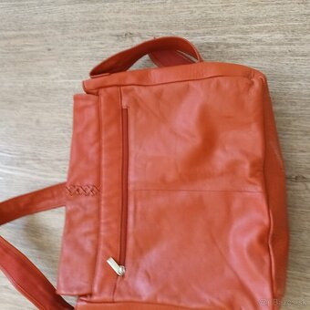 Predám ruksak a kabelu - 8