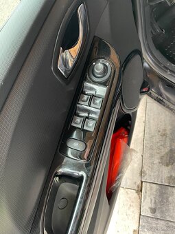 Renault Clio IV Grandtour - 8