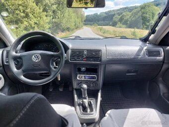 Volkswagen Golf - 8