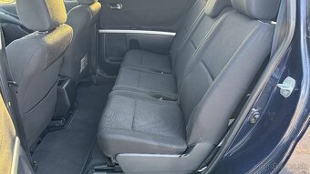 Toyota Corolla Verso - 8