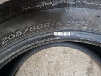 205/60 r16 zimné 4 ks HANKOOK dezén 8,2 - 7,9 mm - 8