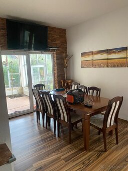 Krásny rodinný dom s bazénom v Pitelovej - 8