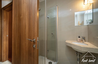 NA PREDAJ Výnimočný 2-izbový byt v Starom Meste - 8