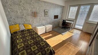 PRENÁJOM veĺkometrážneho 3-izbového bytu, BA-Staré Mesto - 8