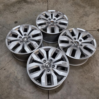 Hliníkové Volkswagen disky 5x120 R17 8J ET49 - 8