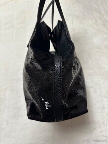 Krásna glitrová kabelka 2v1 zn. GUESS originál - 8