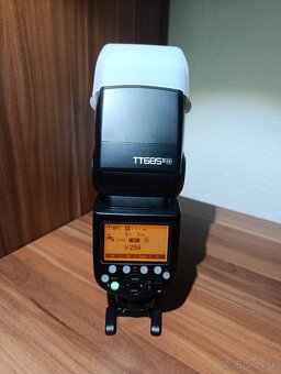 Godox - 8