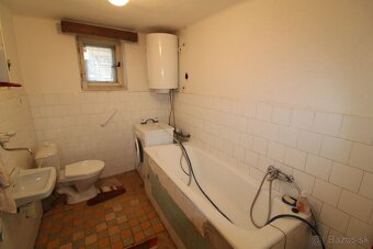 Rodinný dom s veľkým pozemkom v obci Liptovské Sliače - 8