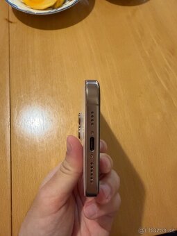 Predam iphone 16 pro max 256GB ZLATY - 8