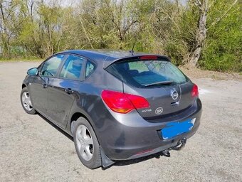 Opel Astra J 1,4 74 kw - 8