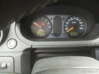 Ford fiesta 1.3 2003 - 8