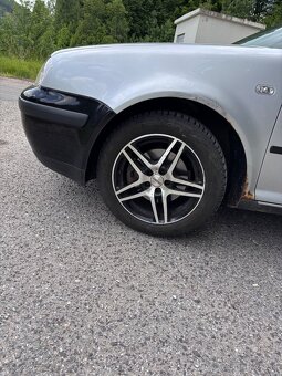 Volkswagen golf 4 1.6 FSI - 8