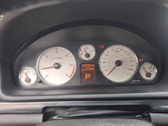 Predám peugeot 407 2.0 hdi 2500eur. - 8