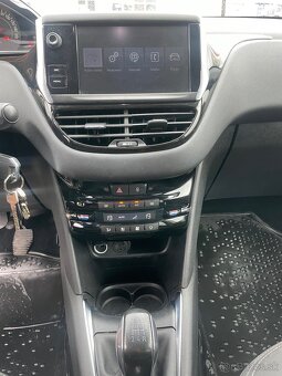 Peugeot 208 1.2 VTi - 8