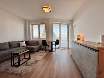 TREEF / 2-izbový byt, loggia, parkovanie / OPOJ - 8