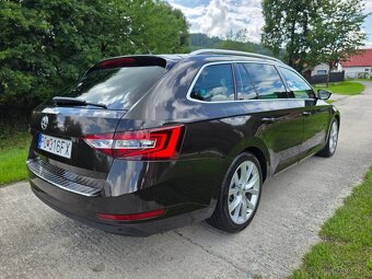 Skoda Superb Combi 2.0TDI DSG - 8