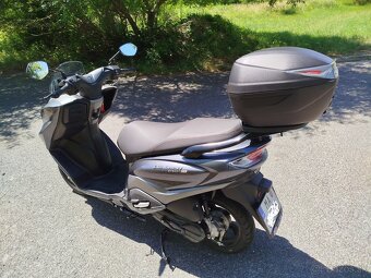 Suzuki burgman 125 - iba 2.100 km - 8