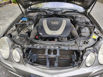 predám Mercedes E280 4matic benzín - 8