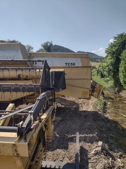 Predam kombajn New Holland TC56 - 8