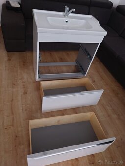 Umyvadlo so skrinkou a zrkadlovou skrinkou 80vm - 8