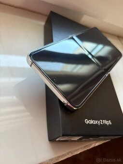 Samsung Galaxy Z Flip 5 256Gb - 8