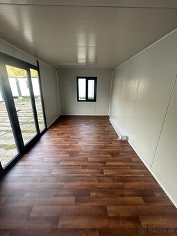 Obytný kontajner o rozměru 3 x 6 m s francouz. dveřmi - 8