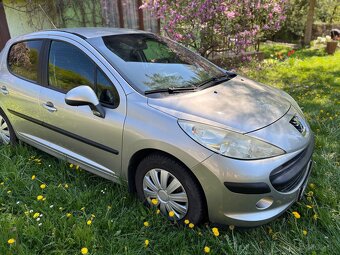 Peugeot 207 1.4 E, r. v. 2009 - 8