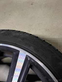 BMW X1 2021 R19 zimna sada - 8
