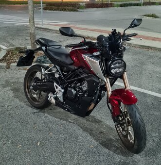 Honda CB125R - 8