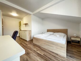 Moderný 3-izbový byt s terasou a parkovaním na prenájom – Ky - 8