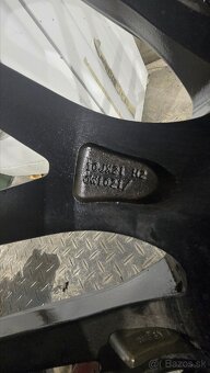 Alu + pneu 315/40R21 , 275/45R21 - 8