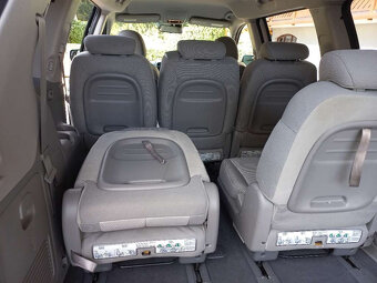 2010 KIA CARNIVAL 2.2 CRDi AT 7-miestne - 8